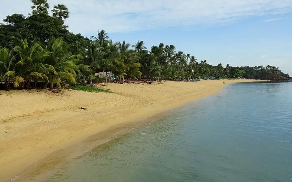maenam beach